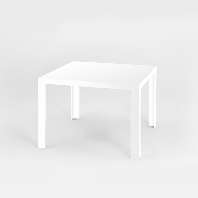 invisible table tavolo trasparente ambientata