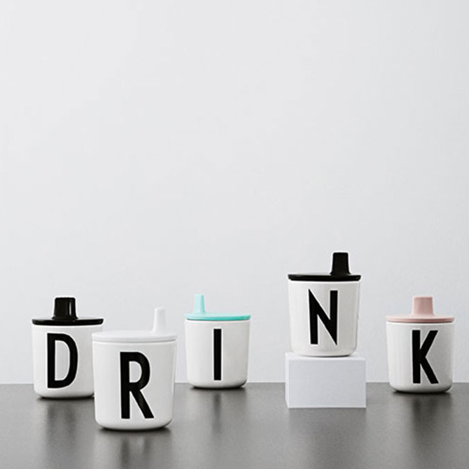 Drink Melamin Cup Bicchiere Bambino in plastica Design Letters Alfabeto Arne Jacobsen_Online DTime