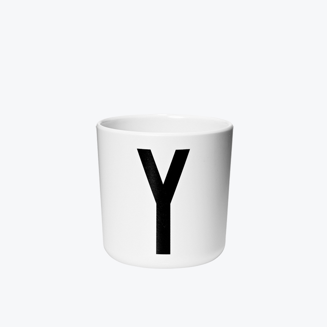 Y Melamin Cup Bicchiere Bambino in plastica Design Letters Alfabeto Arne Jacobsen_Online DTime