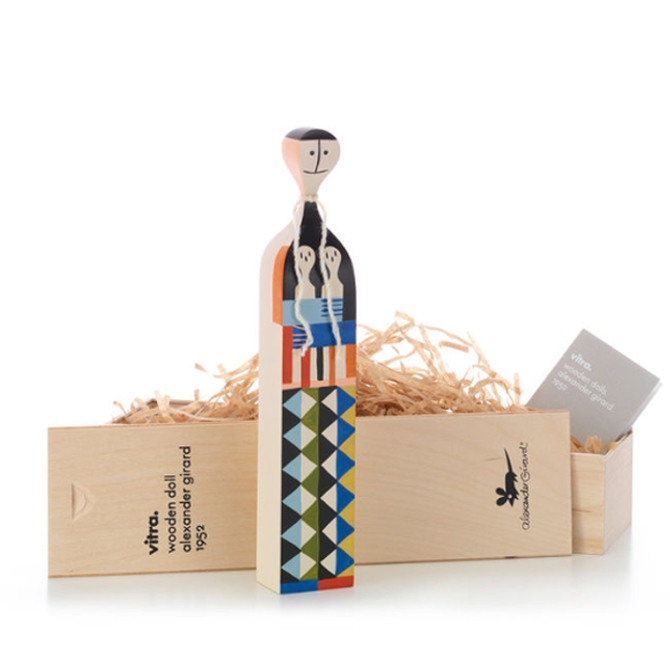 wooden doll numero 5 prodotto con scatola